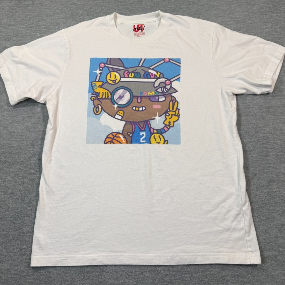 Uniqlo UT Me T-Shirt Men XL White Graphic Basketball Cartoon Streetwear Tee